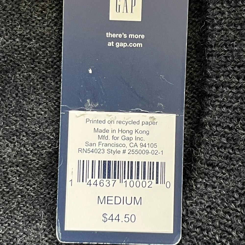 NWT Gap Men’s 100% Merino Wool Charcoal V Neck Sweater Size M Preppy Classic